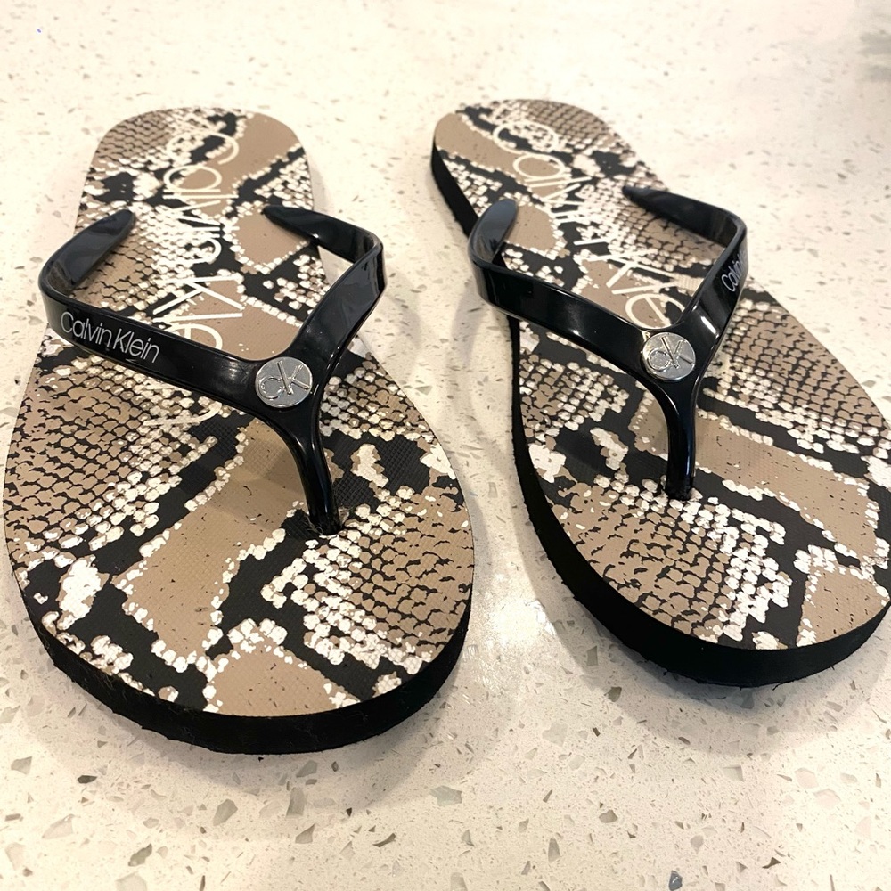 CALVIN KLEIN Flip Flops - Picture 2 of 3